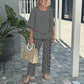 👚  Costum casual pentru femei: Top cu gât rotund și pantaloni imprimați🌿